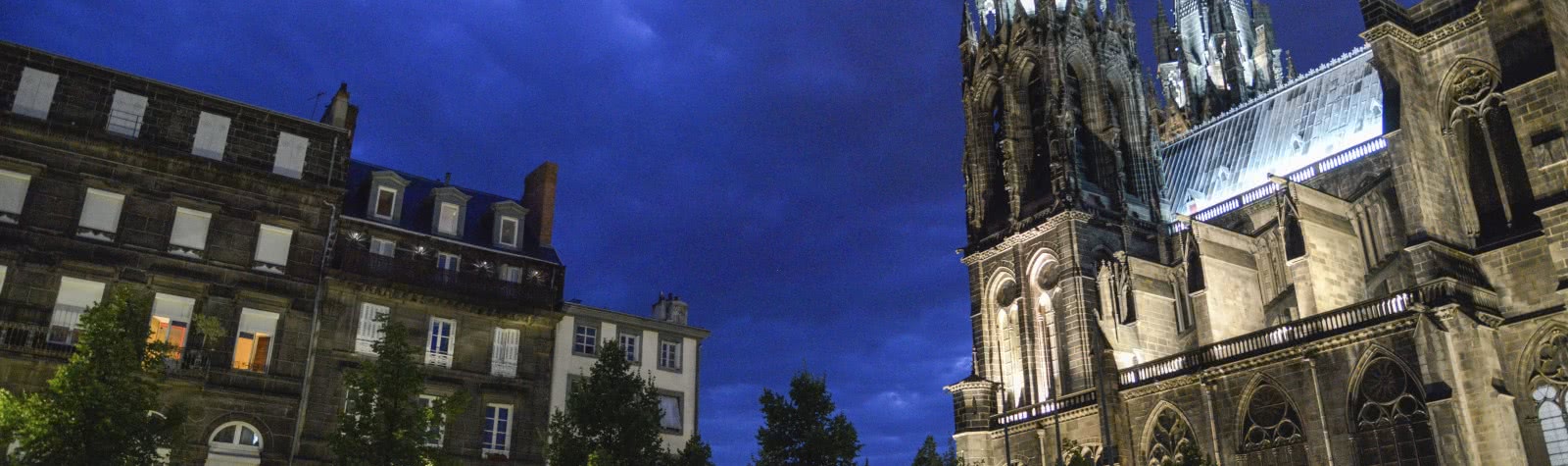 Cathedrale Clermont-Ferrand nuit tombée